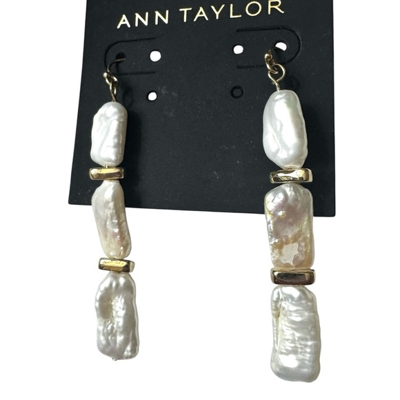NEW Ann Taylor Linear Pearl Drop Earrings, gold, freshwater pearl - Picture 3 of 9